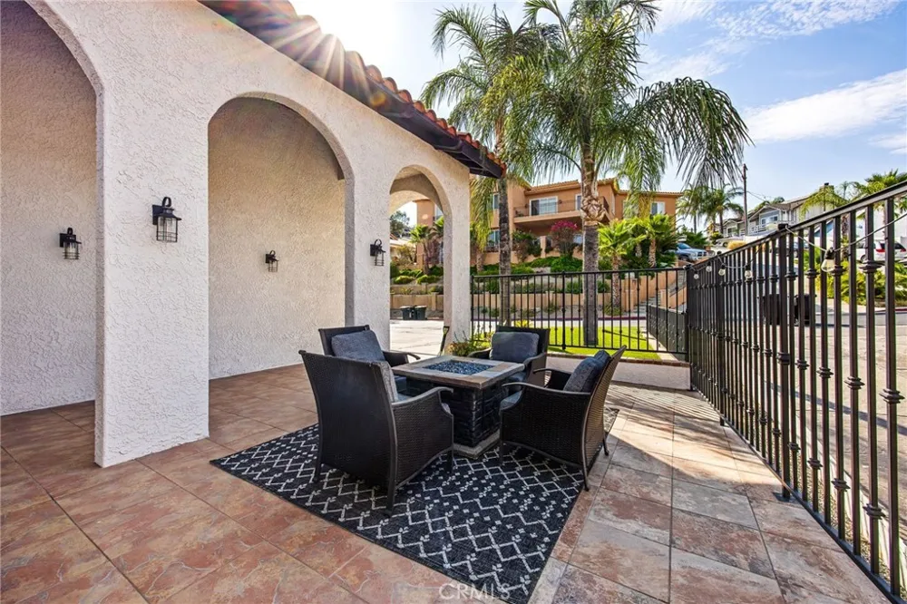 22084 San Joaquin W Canyon Lake, CA 92587