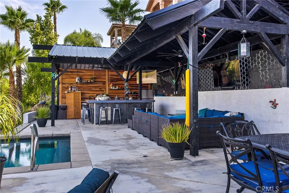 22084 San Joaquin W Canyon Lake, CA 92587