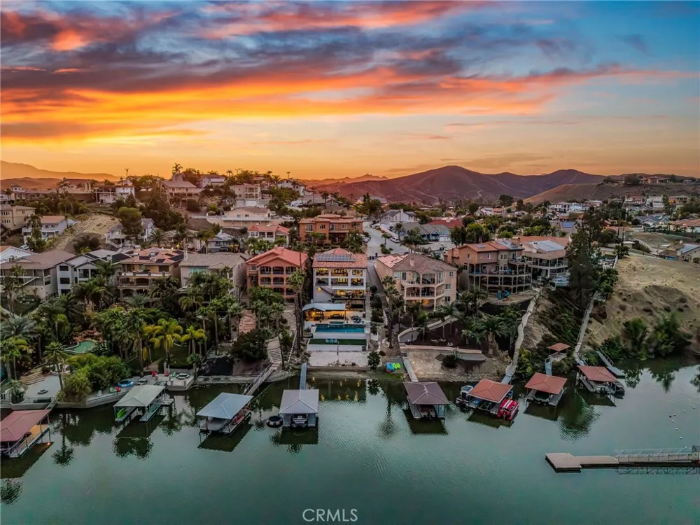 22084 San Joaquin W Canyon Lake, CA 92587
