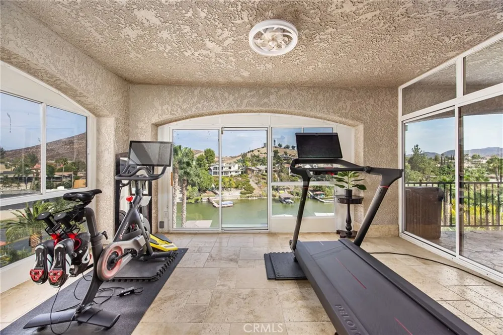 22084 San Joaquin W Canyon Lake, CA 92587