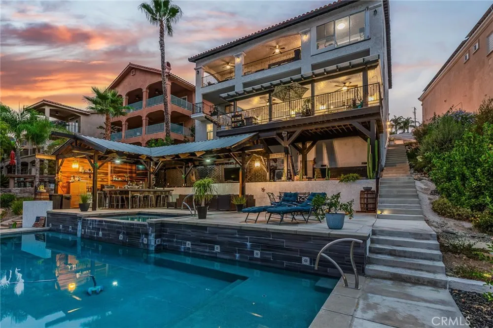 22084 San Joaquin W Canyon Lake, CA 92587