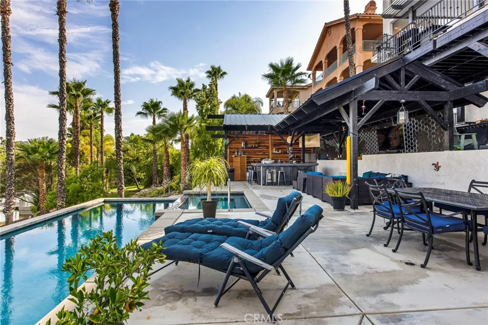 22084 San Joaquin W Canyon Lake, CA 92587