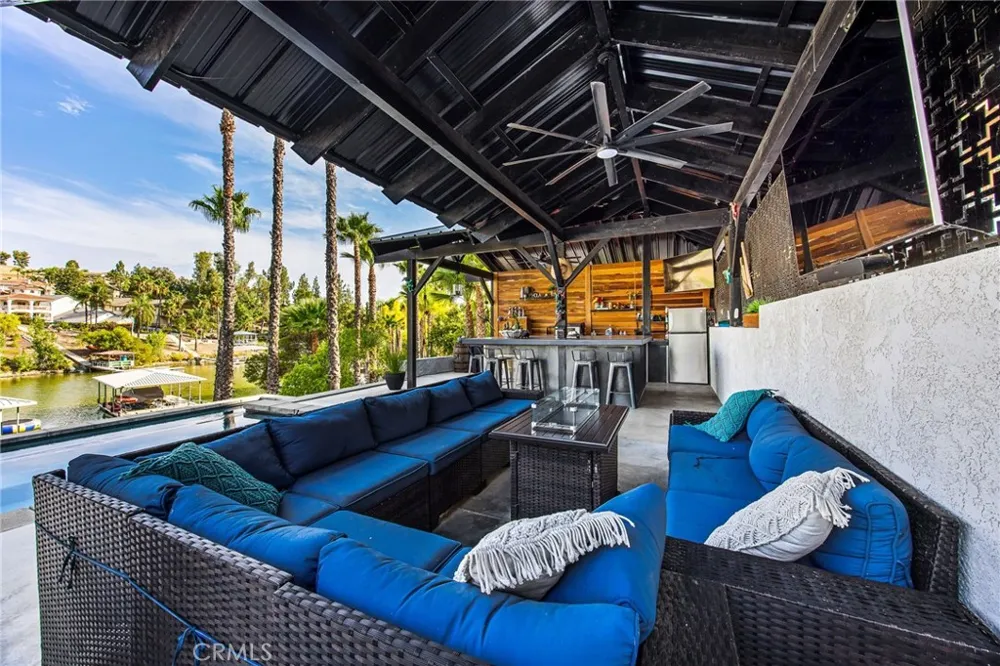 22084 San Joaquin W Canyon Lake, CA 92587