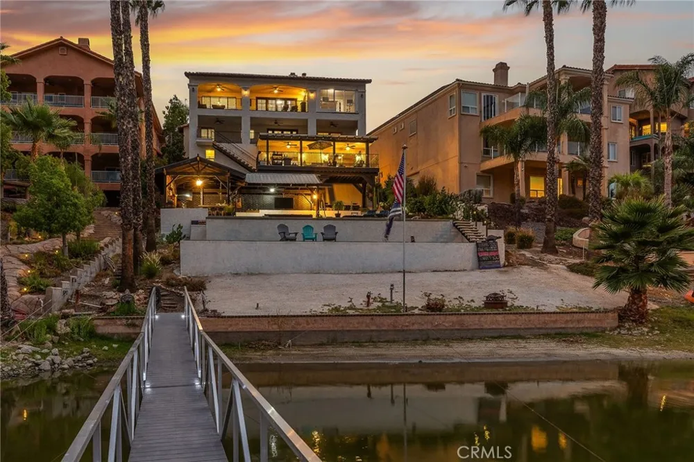 22084 San Joaquin W Canyon Lake, CA 92587