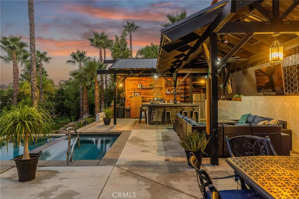 22084 San Joaquin W Canyon Lake, CA 92587