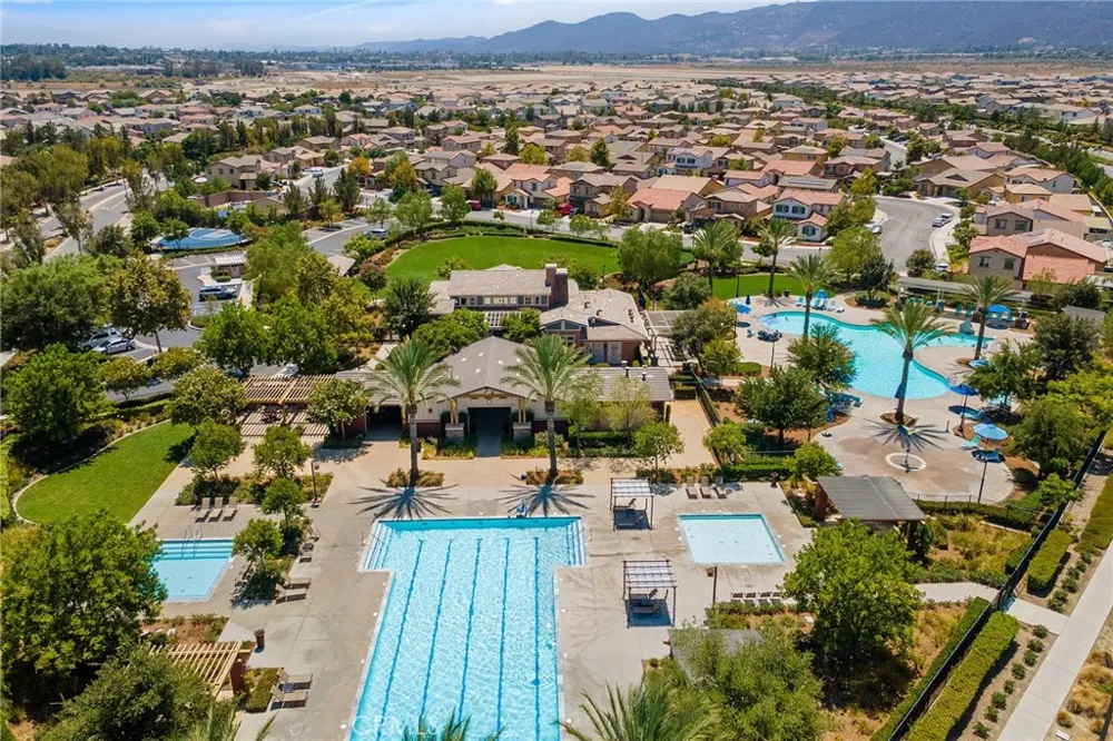 29306 Linden Place Lake Elsinore, CA 92530