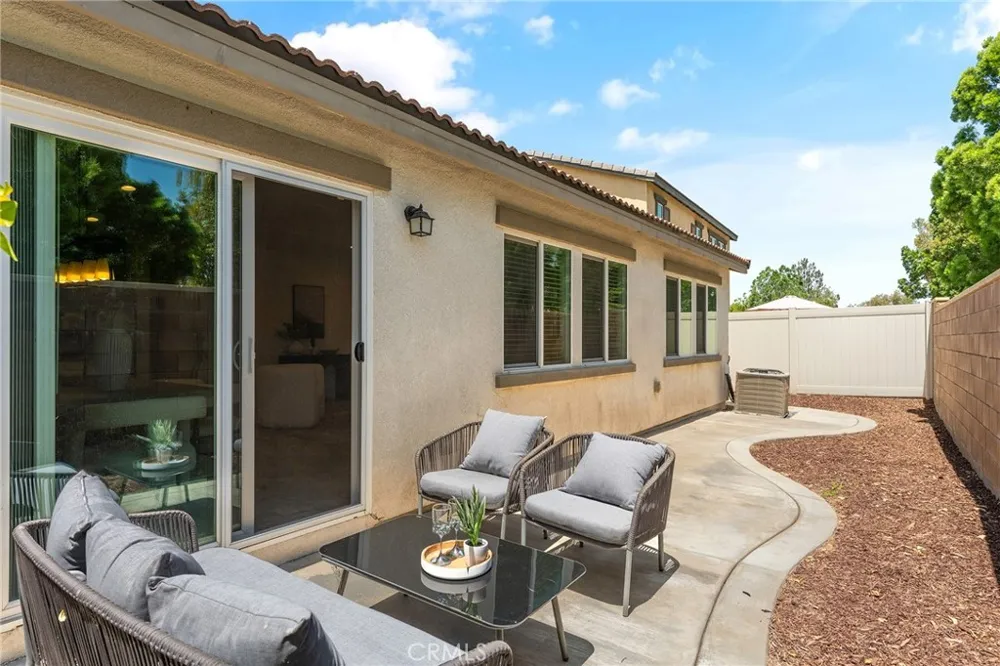 29306 Linden Place Lake Elsinore, CA 92530
