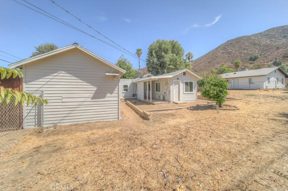 33189 Schaper Street Lake Elsinore, CA 92530