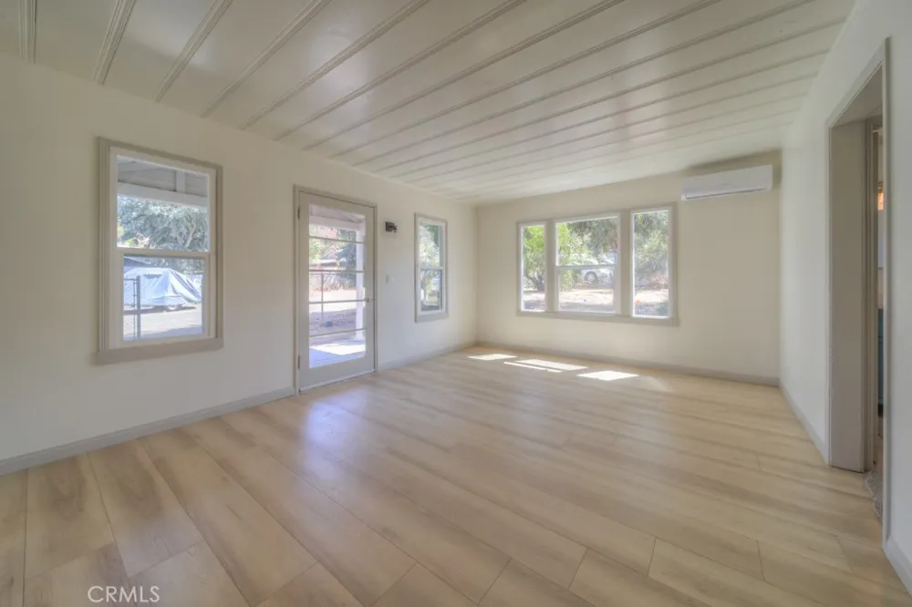 33189 Schaper Street Lake Elsinore, CA 92530