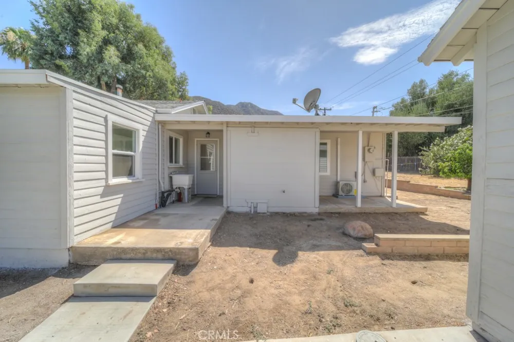 33189 Schaper Street Lake Elsinore, CA 92530