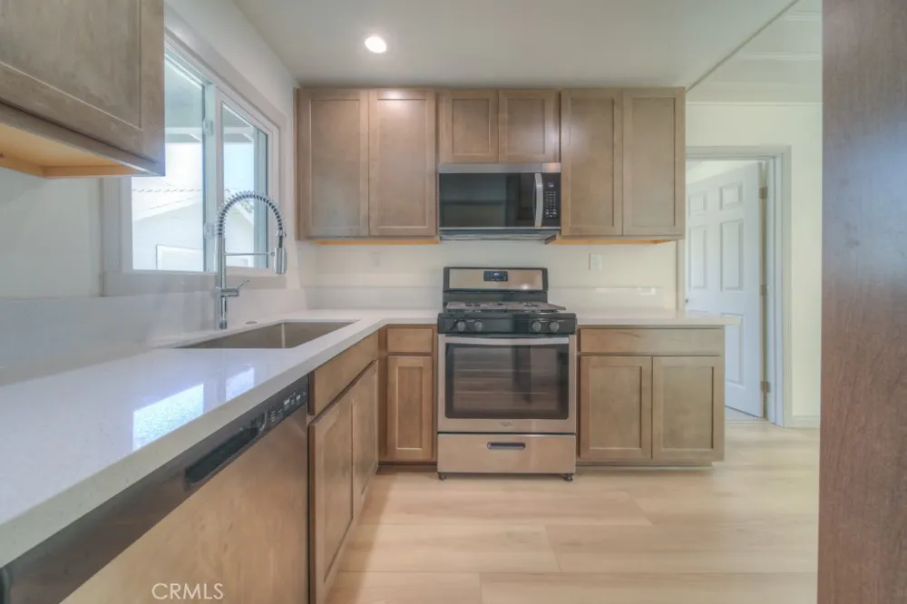 33189 Schaper Street Lake Elsinore, CA 92530