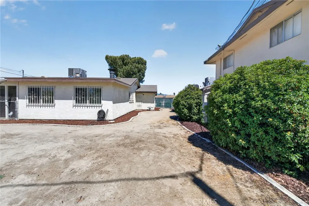 605 Los Tilos Hemet, CA 92543