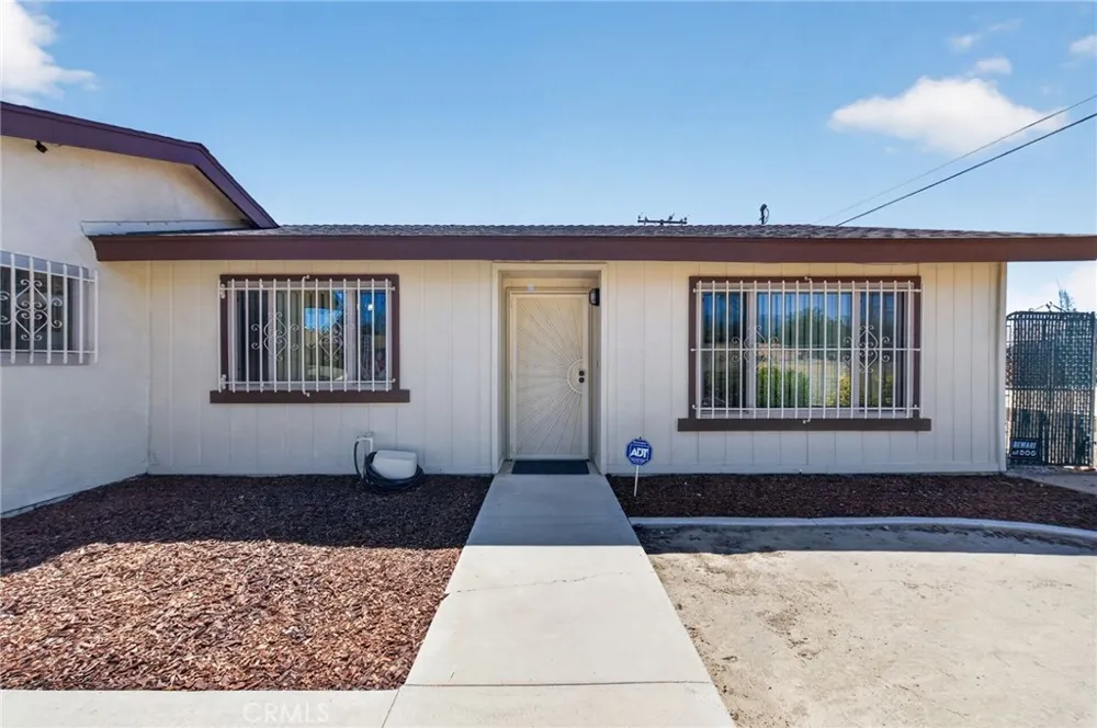 605 Los Tilos Hemet, CA 92543