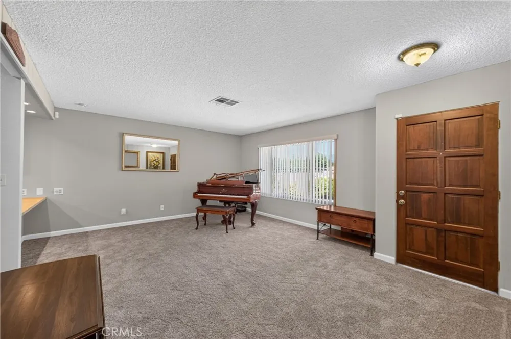605 Los Tilos Hemet, CA 92543