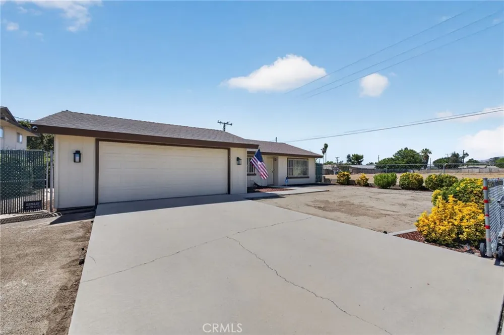 605 Los Tilos Hemet, CA 92543