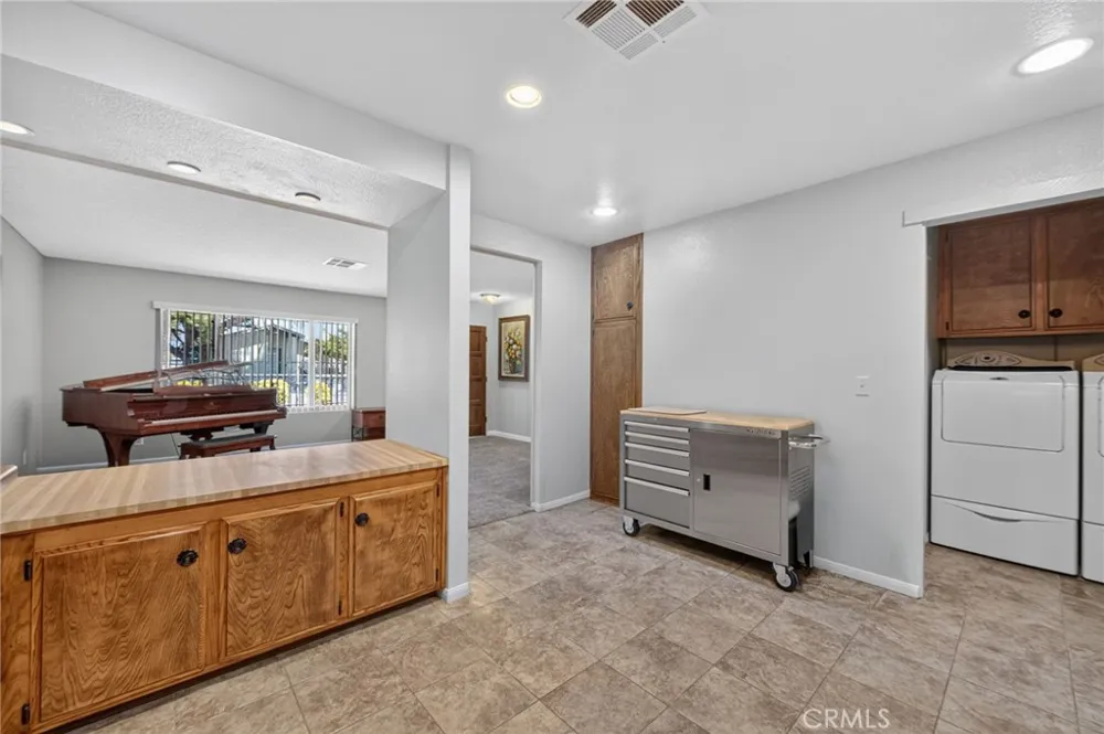 605 Los Tilos Hemet, CA 92543