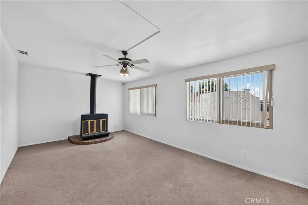 605 Los Tilos Hemet, CA 92543