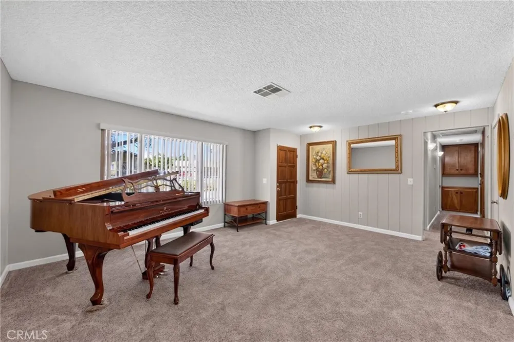 605 Los Tilos Hemet, CA 92543