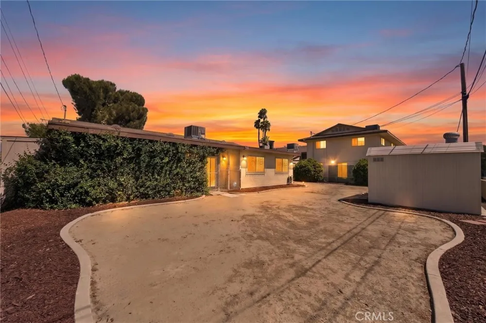 605 Los Tilos Hemet, CA 92543