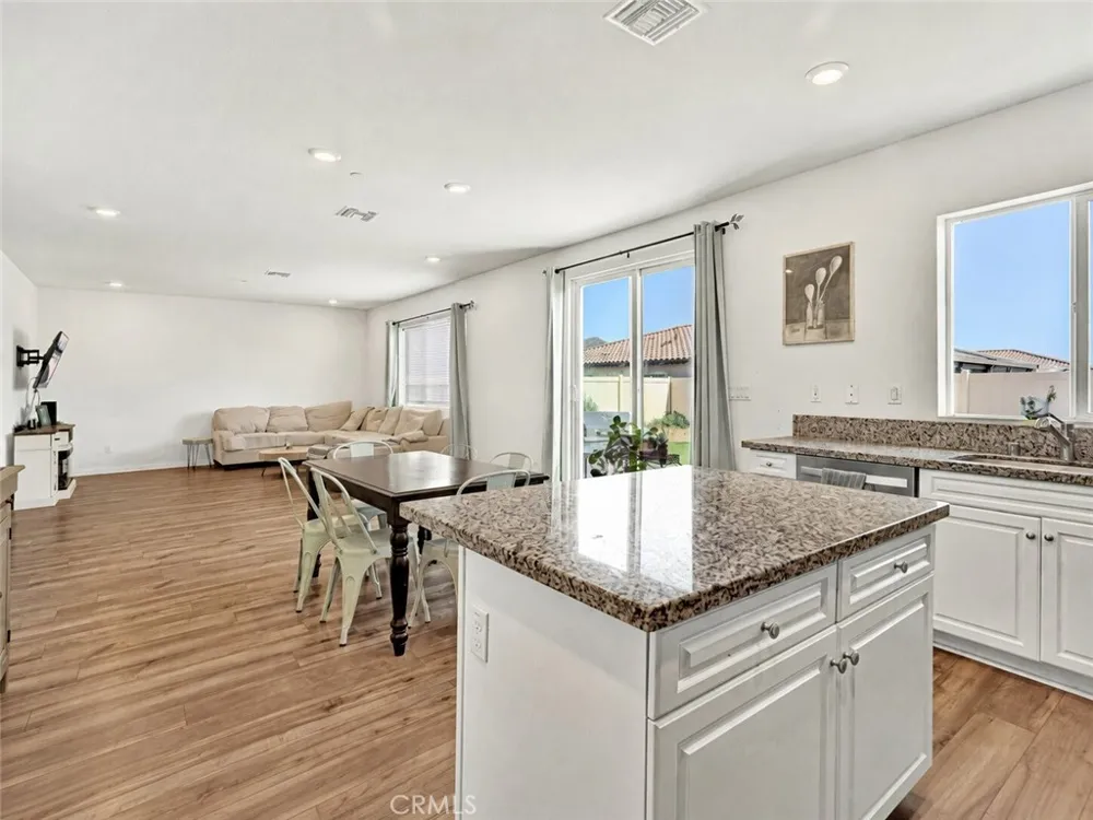 30847 Southend Winchester, CA 92596