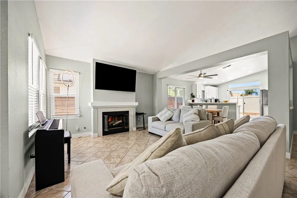 33002 Romero Drive Temecula, CA 92592