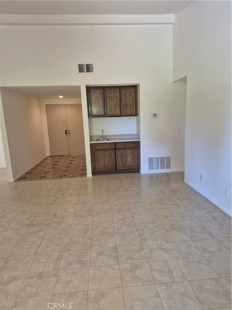 1925 Silver Oak Way Hemet, CA 92545