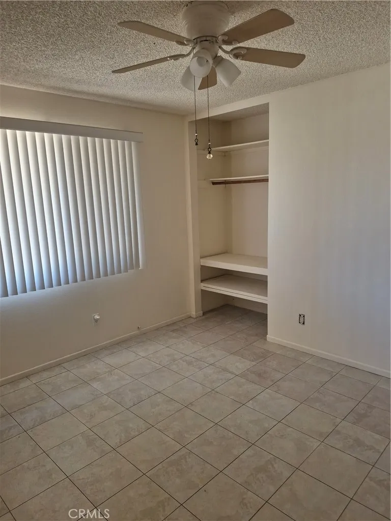 1925 Silver Oak Way Hemet, CA 92545