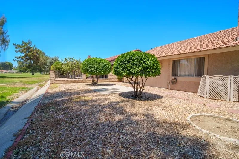 1925 Silver Oak Way Hemet, CA 92545
