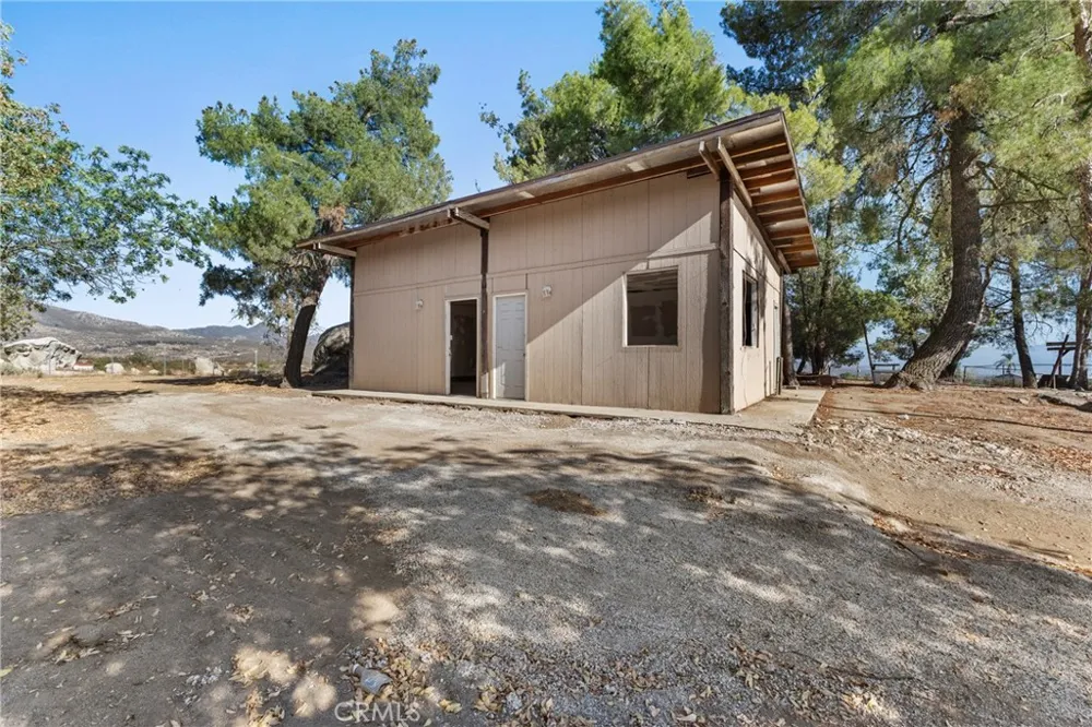 32305 Red Mountain Hemet, CA 92544