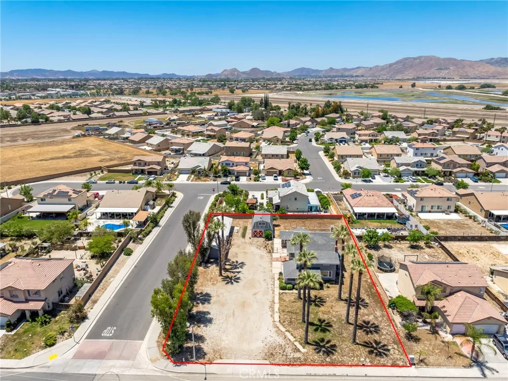 1424 De Anza San Jacinto, CA 92582