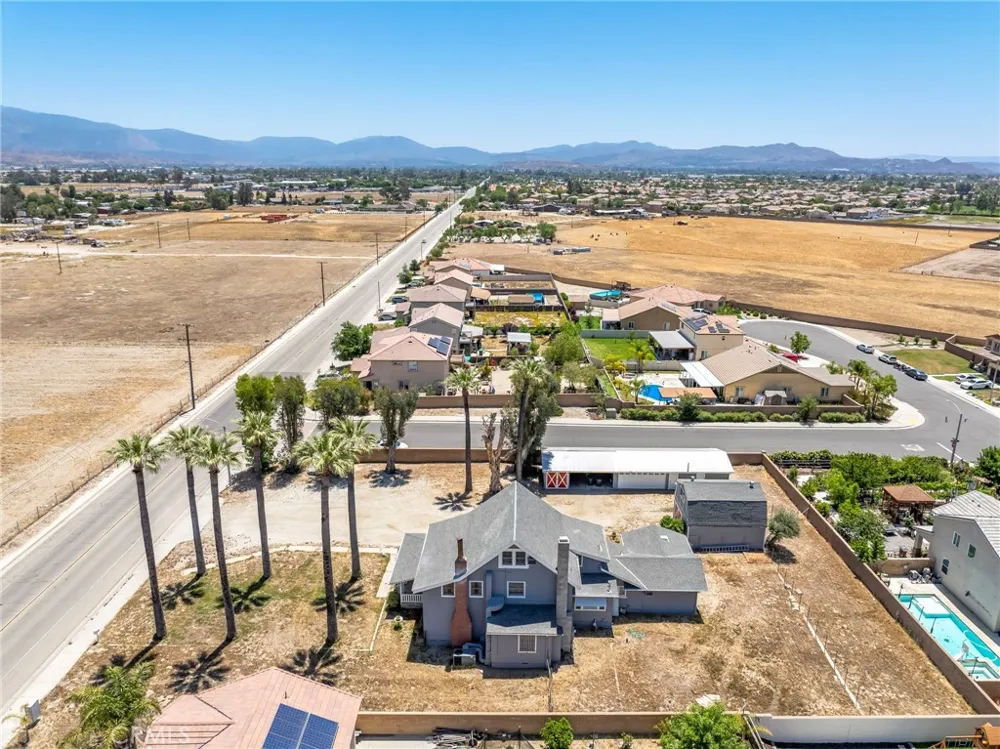 1424 De Anza San Jacinto, CA 92582