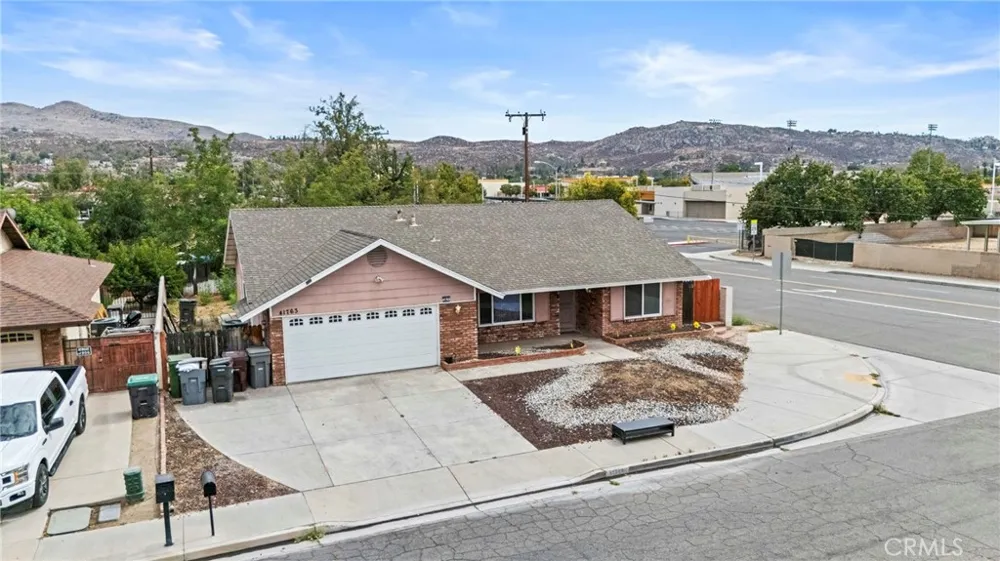 41763 Lomas Hemet, CA 92544
