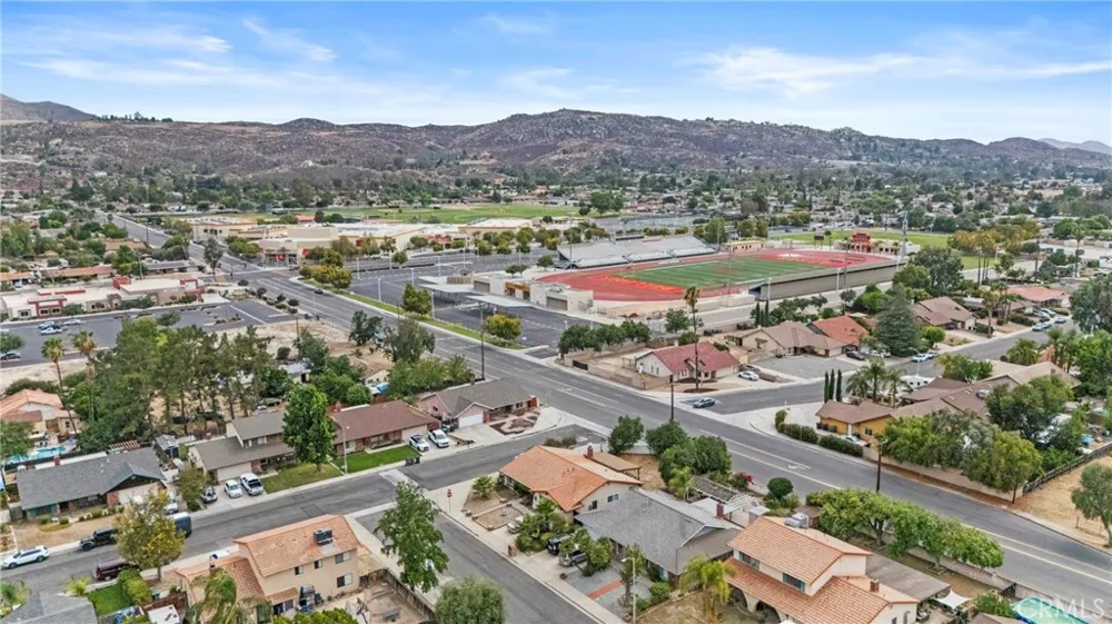 41763 Lomas Hemet, CA 92544