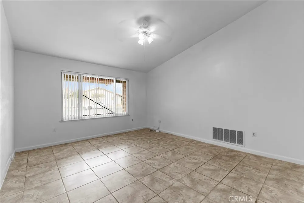 41763 Lomas Hemet, CA 92544