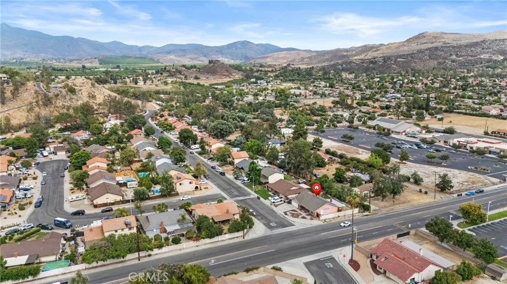 41763 Lomas Hemet, CA 92544