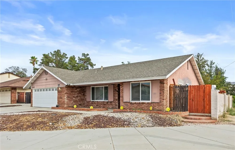 41763 Lomas Hemet, CA 92544