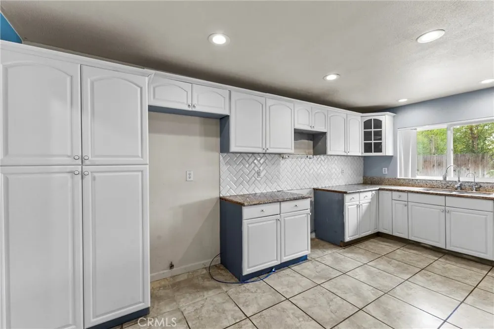 41763 Lomas Hemet, CA 92544