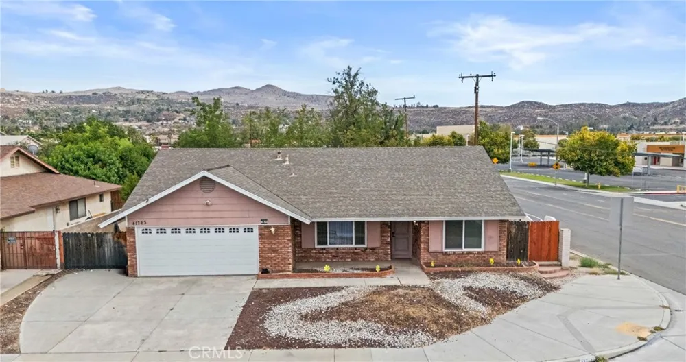 41763 Lomas Hemet, CA 92544