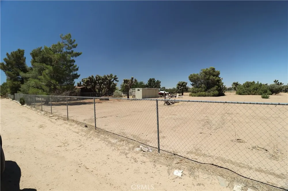 6848 Nielson Road Phelan, CA 92271