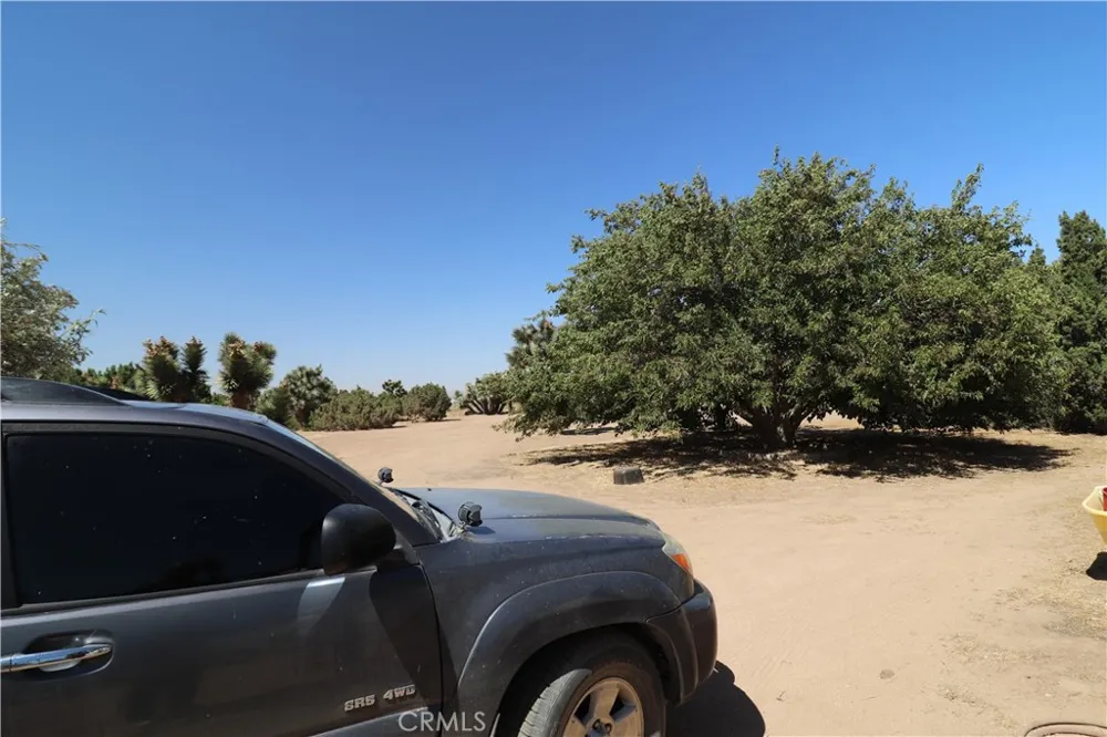 6848 Nielson Road Phelan, CA 92271