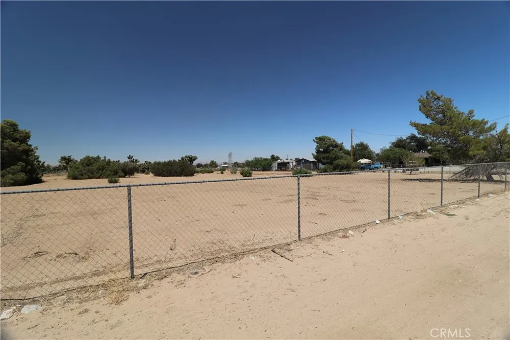 6848 Nielson Road Phelan, CA 92271
