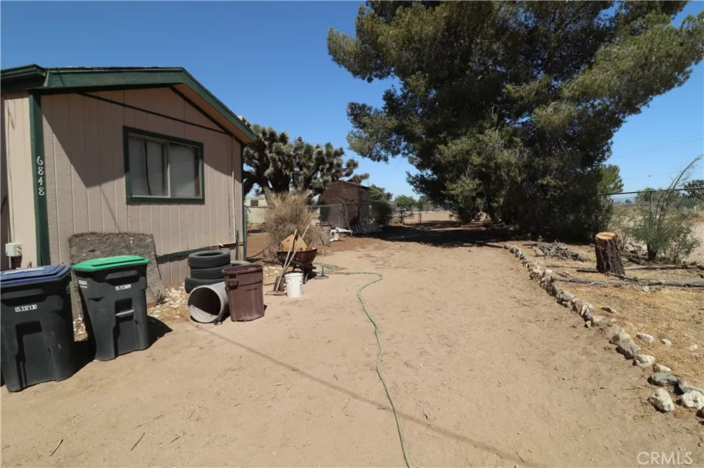 6848 Nielson Road Phelan, CA 92271