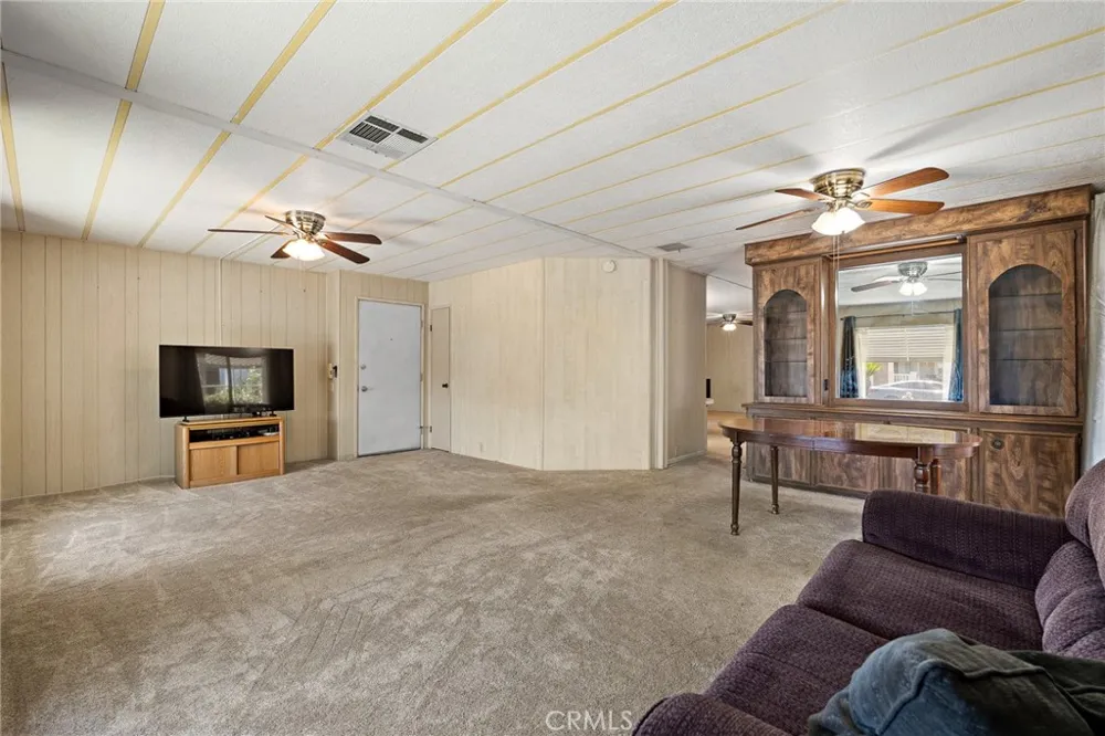 1430 Vista Grande Hemet, CA 92543