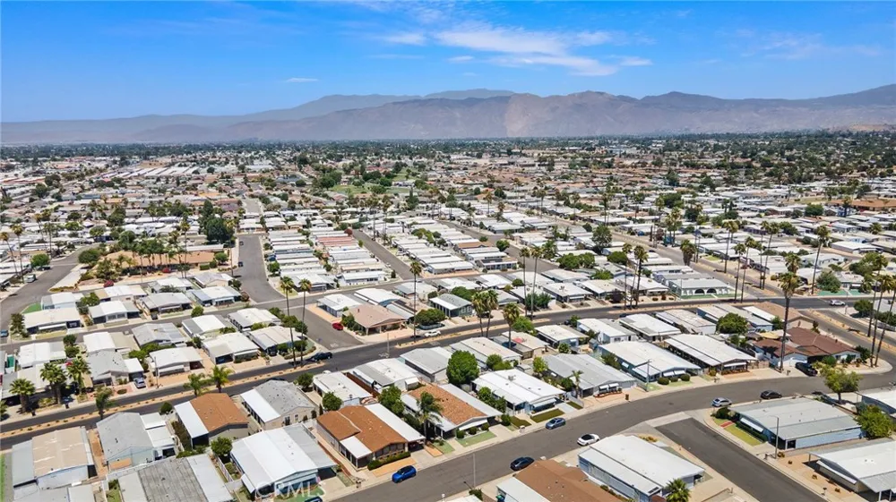 1430 Vista Grande Hemet, CA 92543