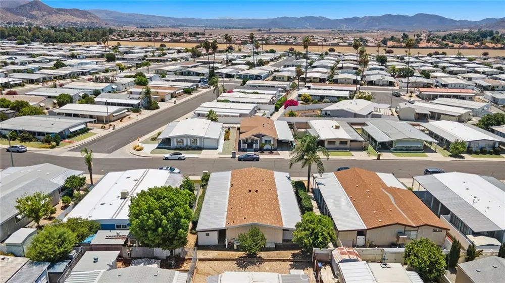 1430 Vista Grande Hemet, CA 92543
