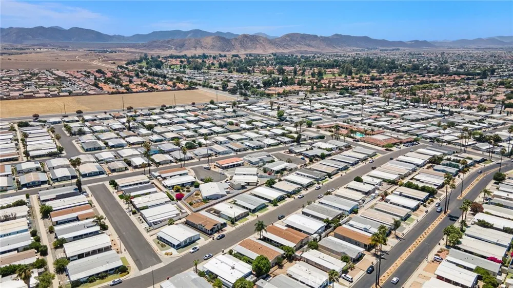 1430 Vista Grande Hemet, CA 92543