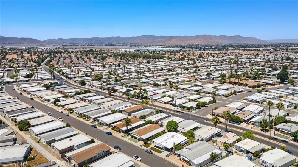 1430 Vista Grande Hemet, CA 92543