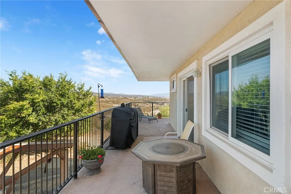 33275 Valerio Road Hemet, CA 92544