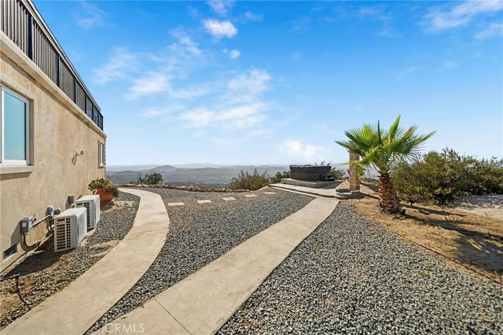 33275 Valerio Road Hemet, CA 92544