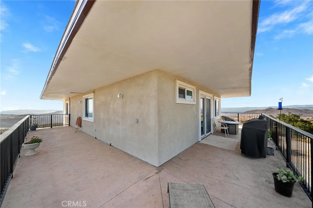 33275 Valerio Road Hemet, CA 92544